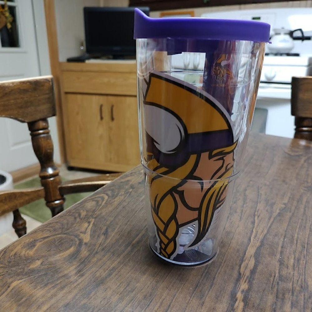 New Tervis Minnesota Vikings Double Wall Insulated Tumbler With Lid 24 oz.